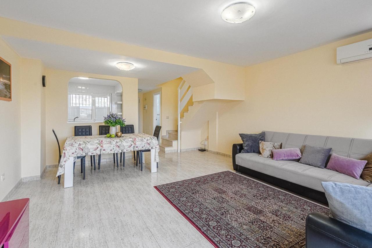 Red Large Family Apartment, Three Floors, 10 Guests Costa Adeje  Exterior photo