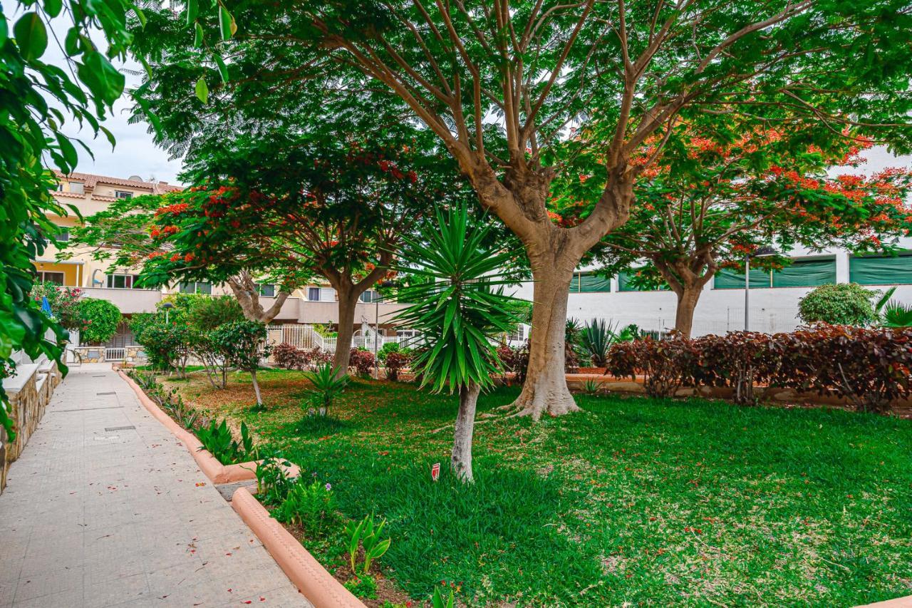 Red Large Family Apartment, Three Floors, 10 Guests Costa Adeje  Exterior photo